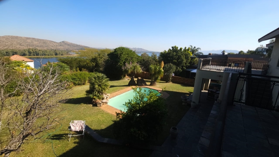 4 Bedroom Property for Sale in Ifafi North West